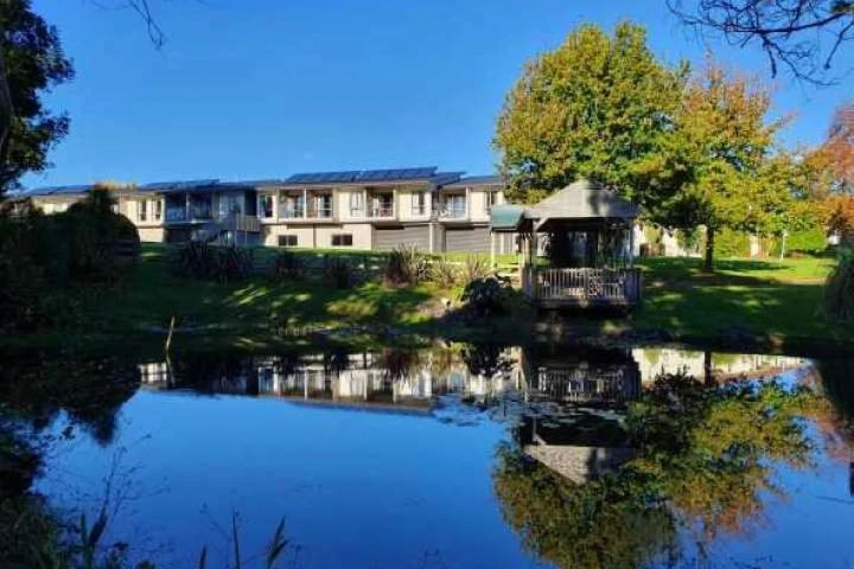 Apārangi Village