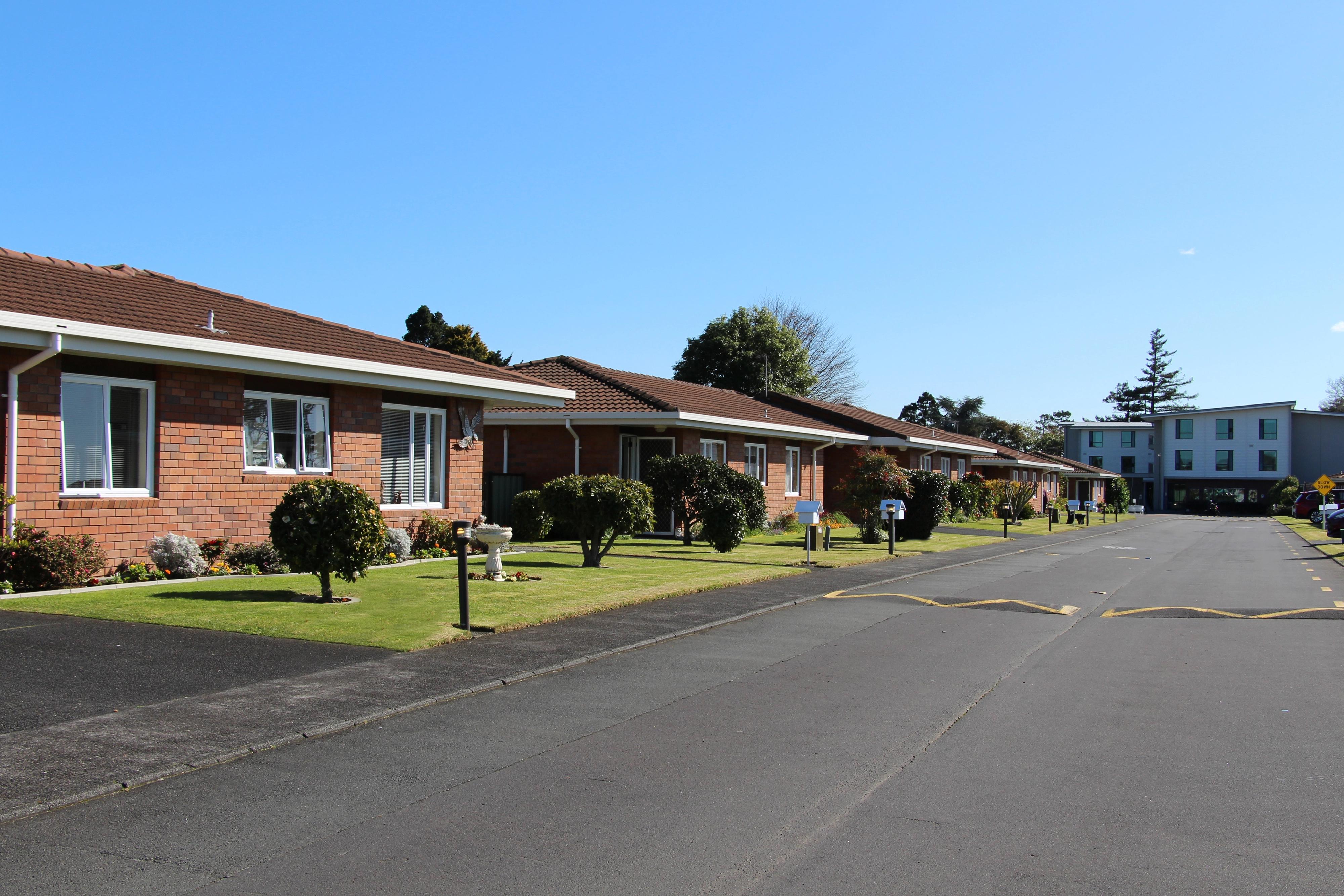Papakura Oaks
